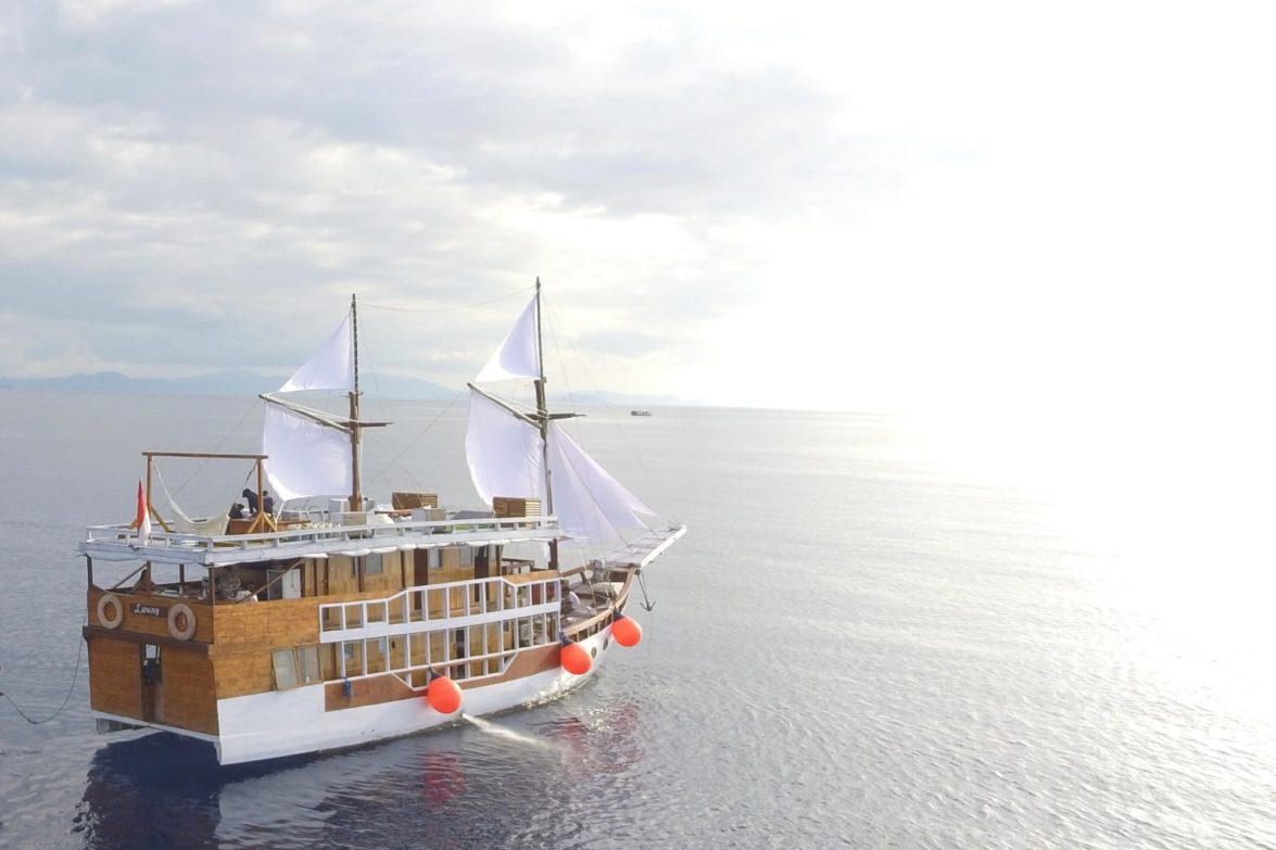 5 Hari 4 Malam Komodo Tours